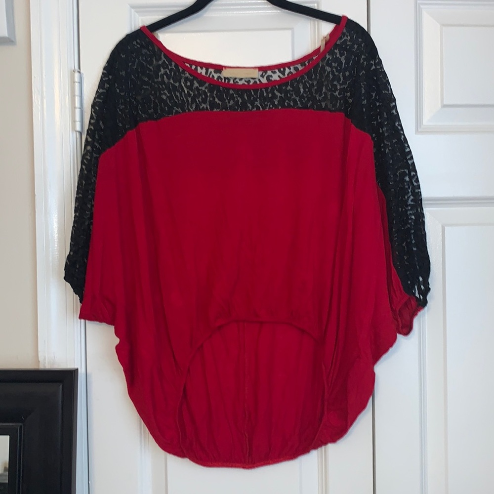 3/4 flowy shirt red and leopard print